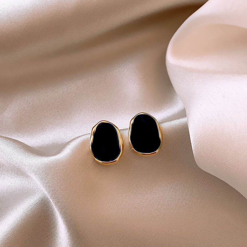 Fashion Retro Black Studs Women