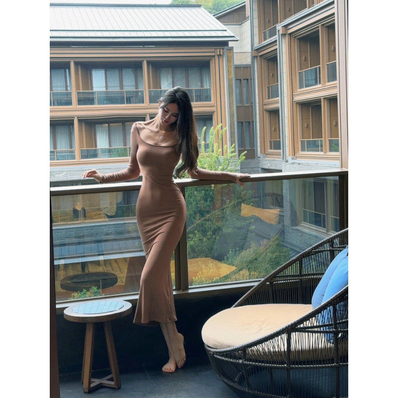 Aven Noir Elegance Dress