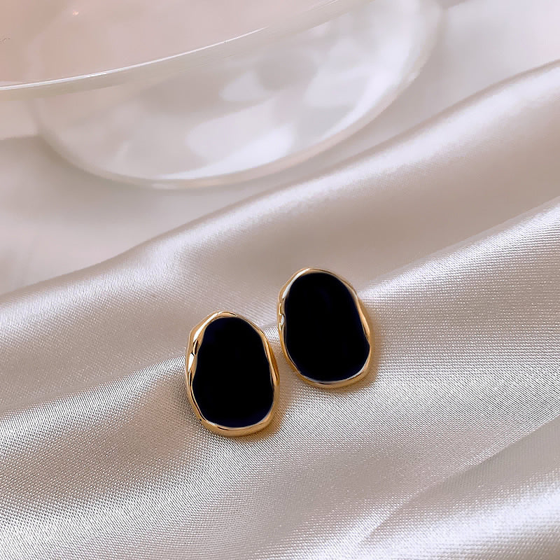 Fashion Retro Black Studs Women